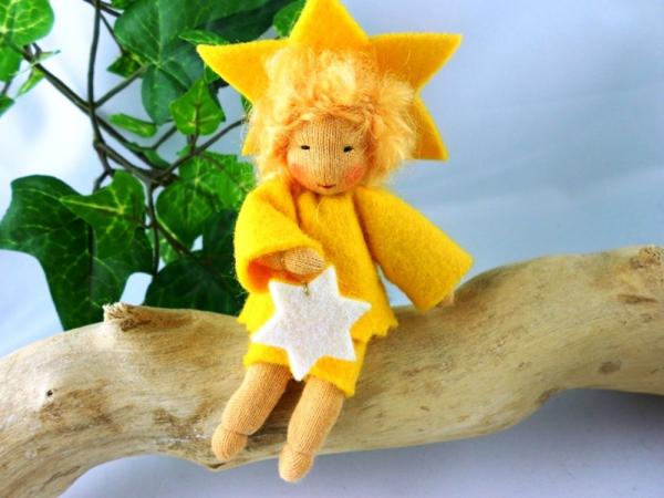 Sternenkind blond für den Jahreszeitentisch Sternenkind blond für den Jahreszeitentisch